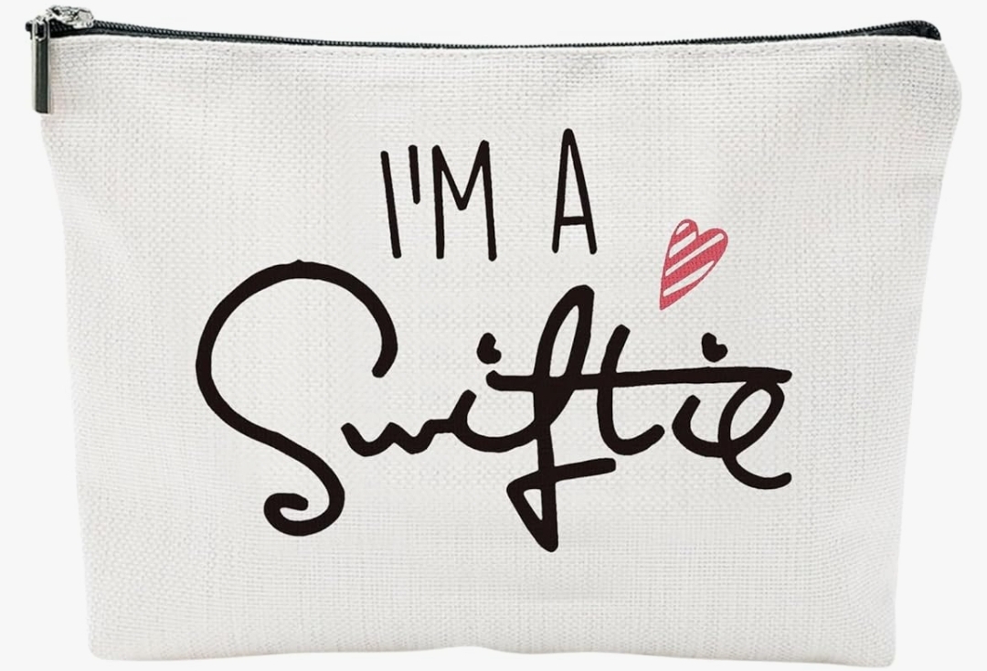 Read more about the article Cosmetic bag