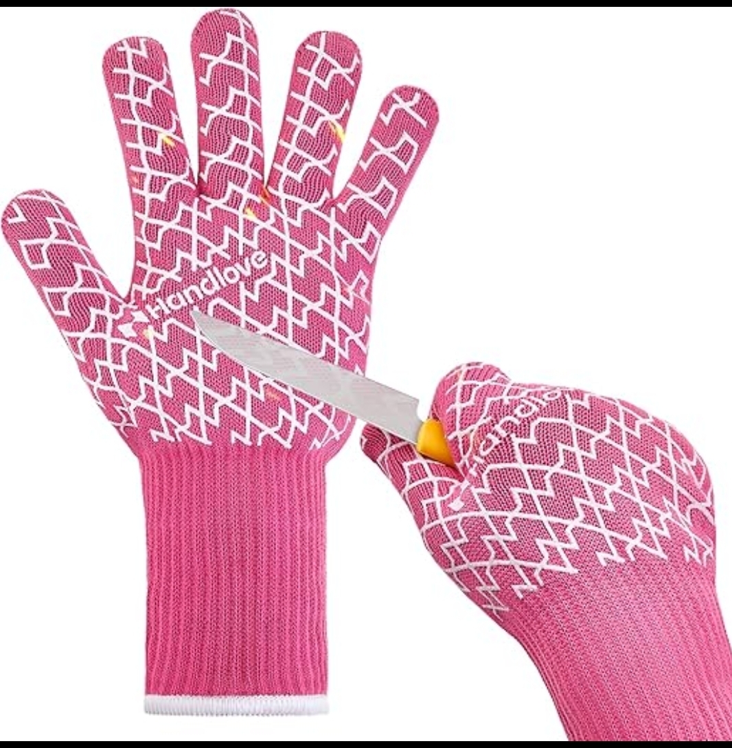 Read more about the article Heat Resistant Grilling  Oven Gloves