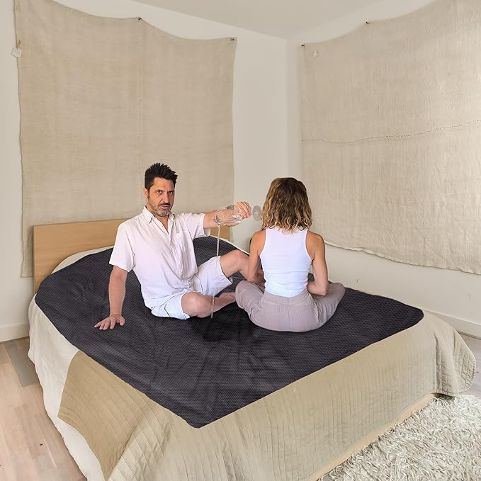 Read more about the article Waterproof Blanket for Bed Intimacy – Couples Bedroom Sexy