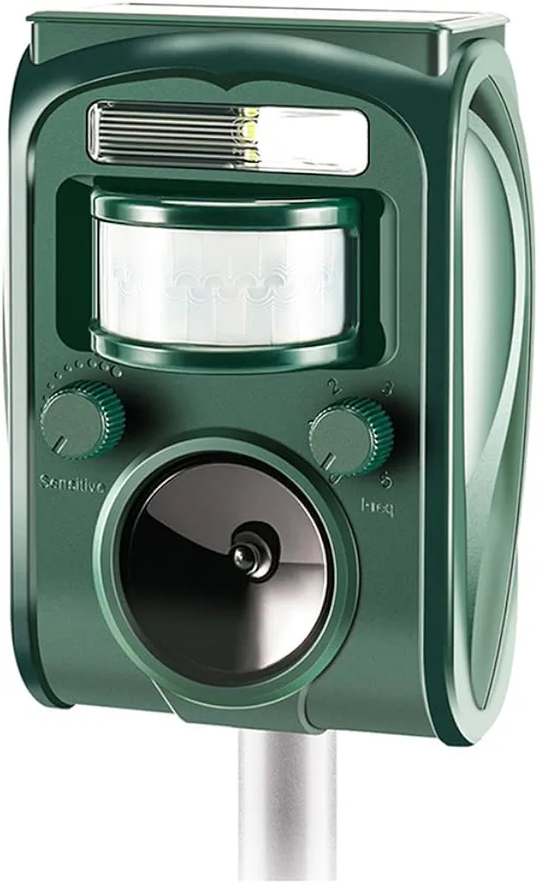 Read more about the article Famisym Cat Repellent Ultrasonic Fox Repeller Solar Battery Operated Animal Cat Deterrents