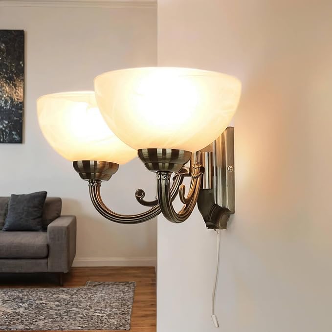 Read more about the article Licht-Erlebnisse Classic Bronze Wall Light – 2-Bulb Wall Lamp with Pull Switch – Alabaster Glass Metal – E14 Double Light – W: 41 cm – Wall Lamp for Living Room