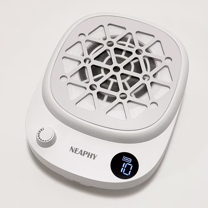 Read more about the article Nail tech