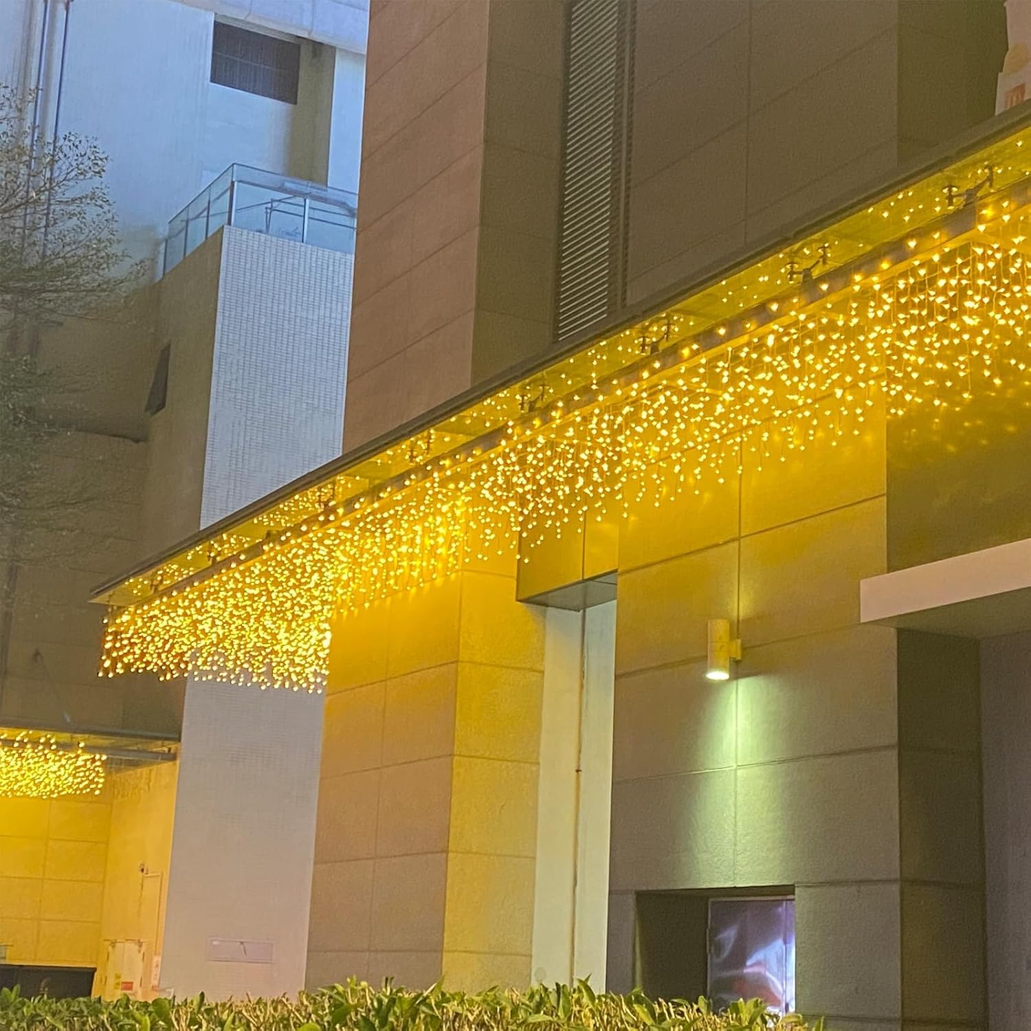 Read more about the article LED Icicle Christmas Lights, 16.4FT 168 LEDs