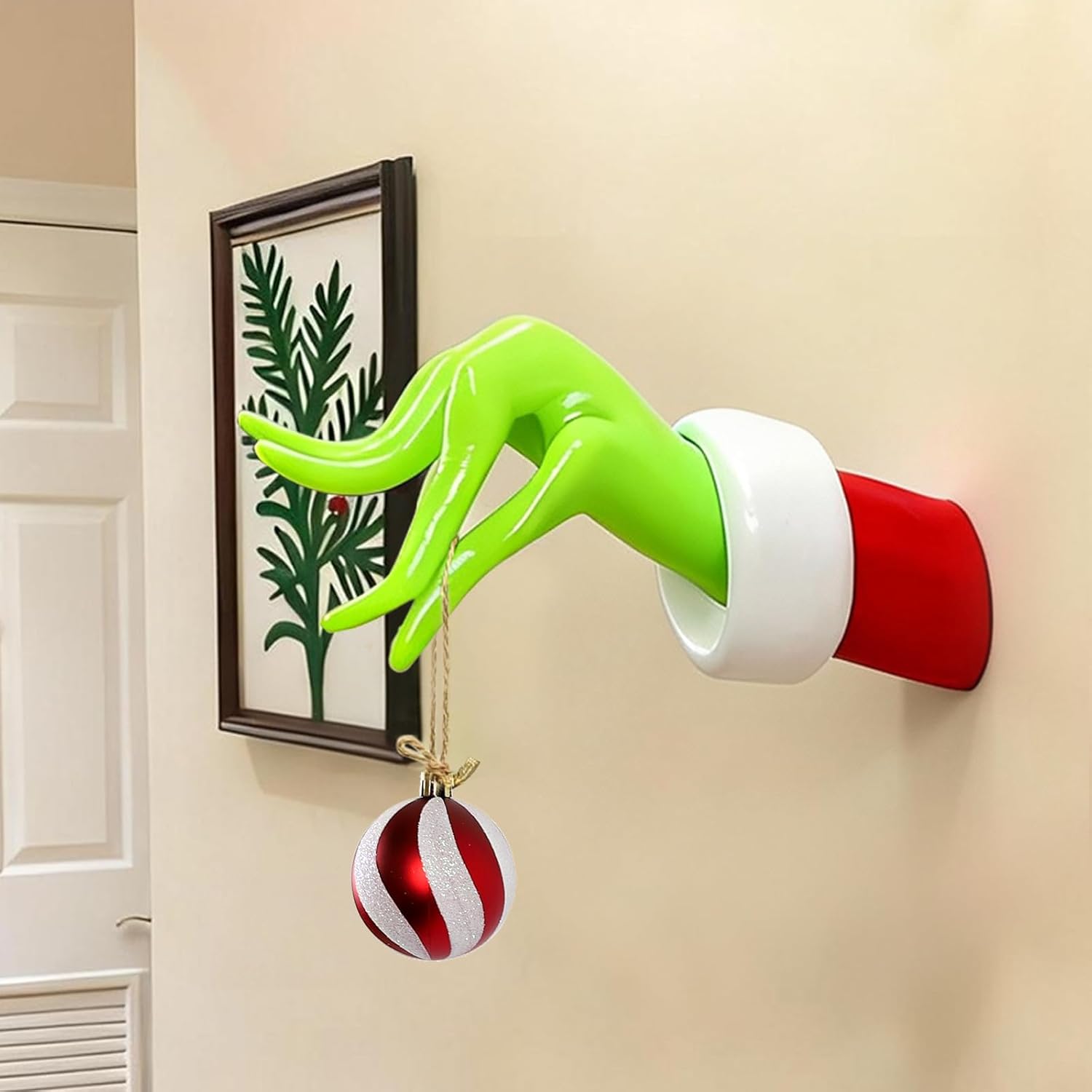 Read more about the article grinch decor