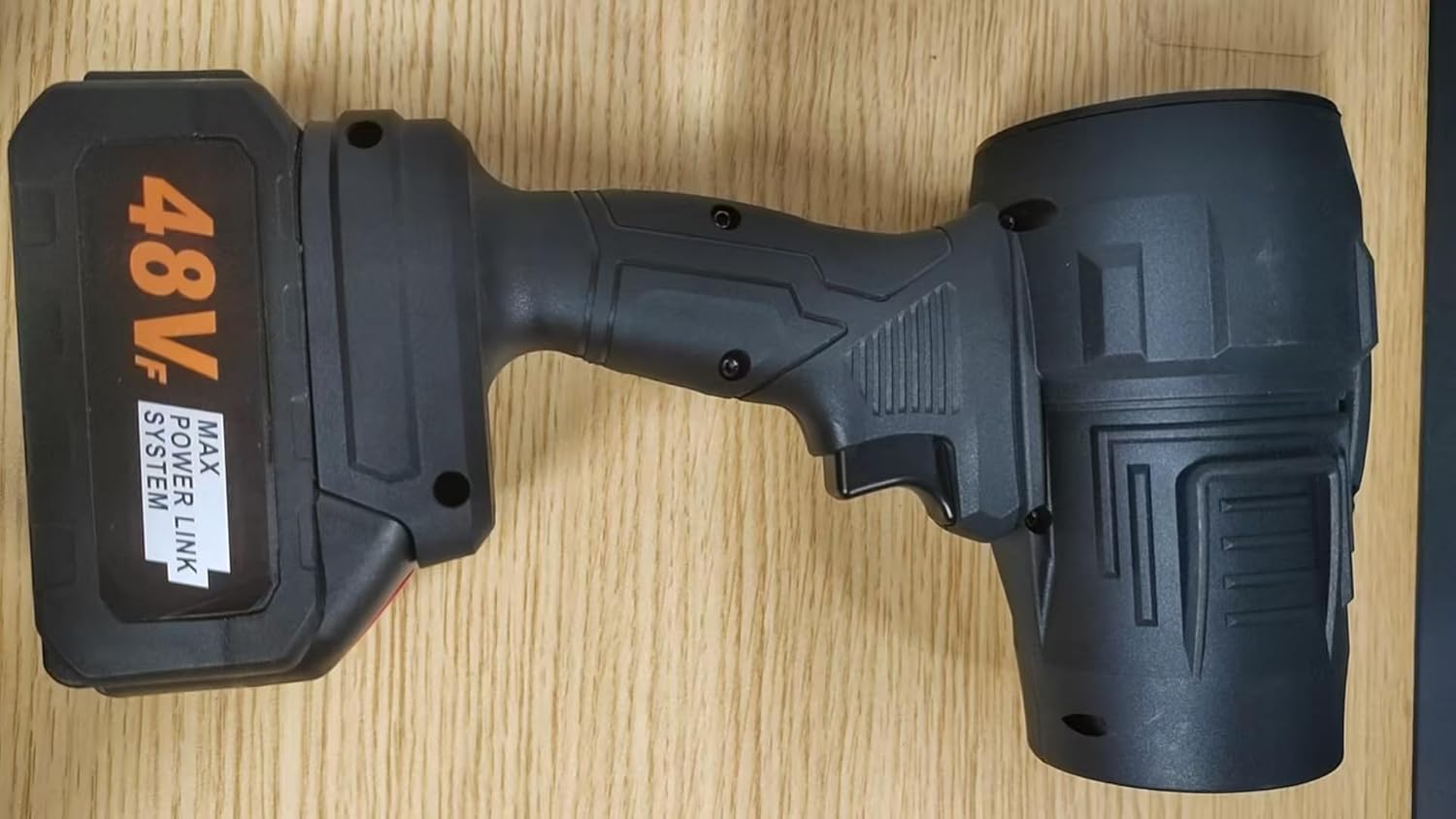 Read more about the article Cordless Leaf Blower Portable Dust Cleaner