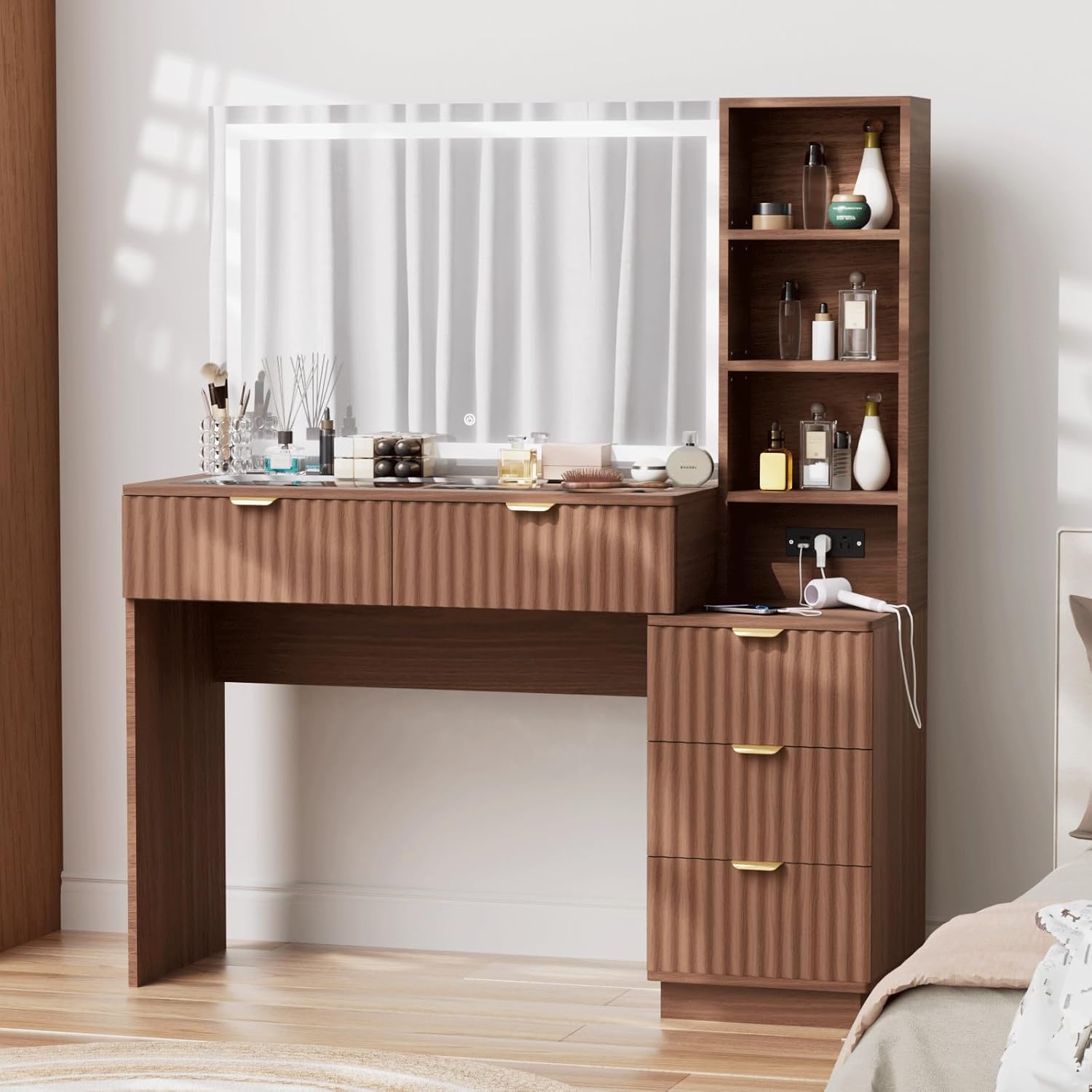 Read more about the article Vanity Desk with