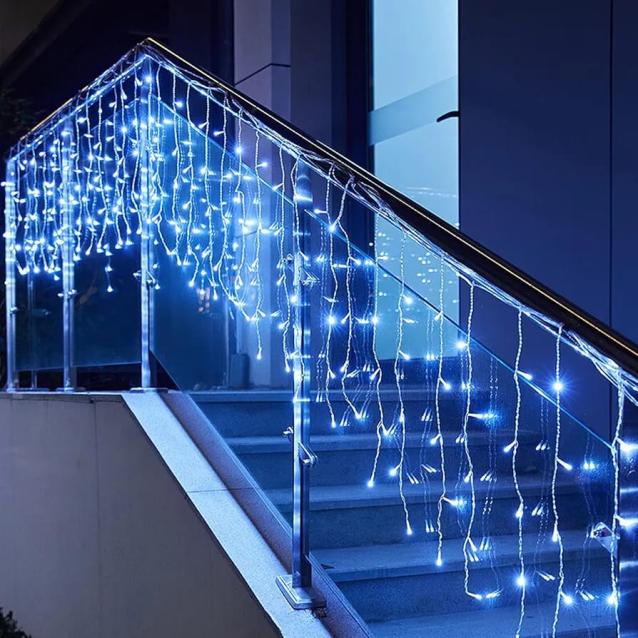Read more about the article Icicle Lights
